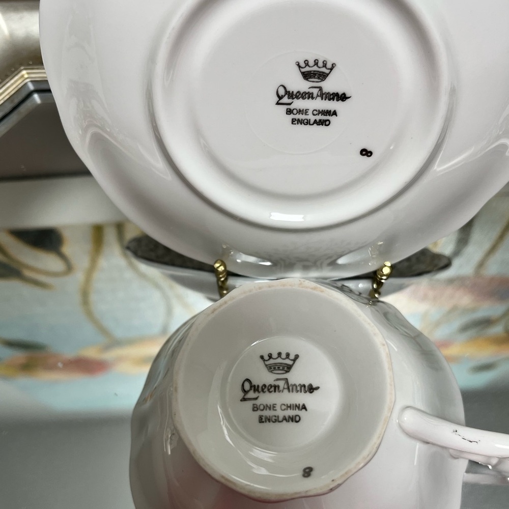 Queen Anne Bone China England Widemouth Teacup and Saucer 8 Silver - Picture 7 of 9